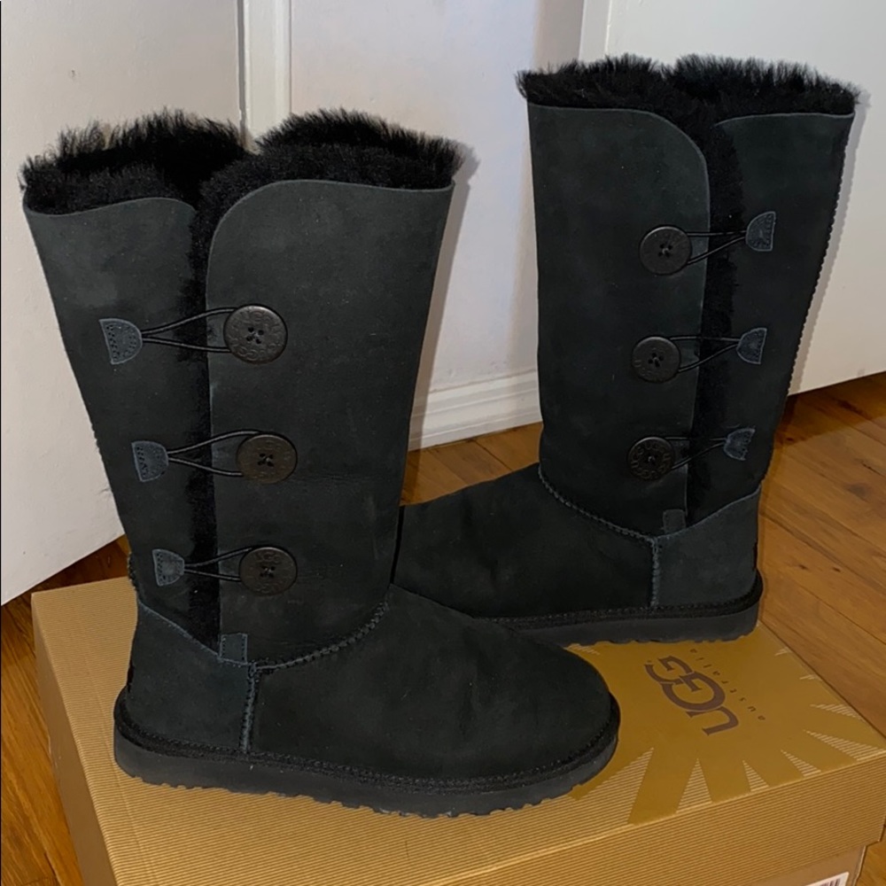 Ugg Bailey Button Triplet black boots size 9